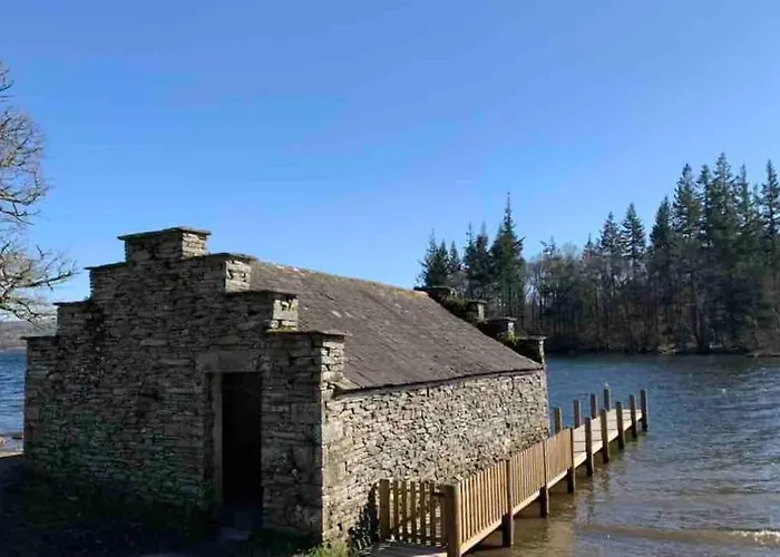 Potters Loft, Bowness Centre, Parking, Lake Access